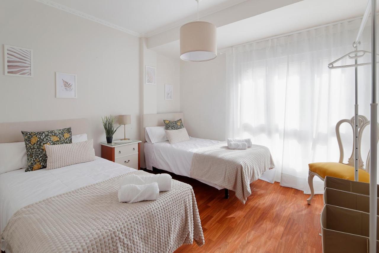 115A - Amplia Vivienda En Playa San Lorenzo ヒホン エクステリア 写真